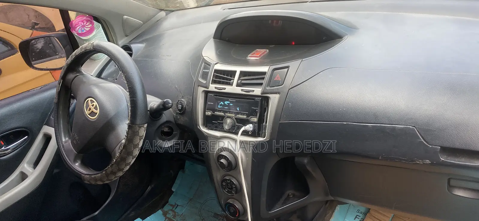 Toyota Vitz 2010 Black