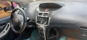 Toyota Vitz 2010 Black