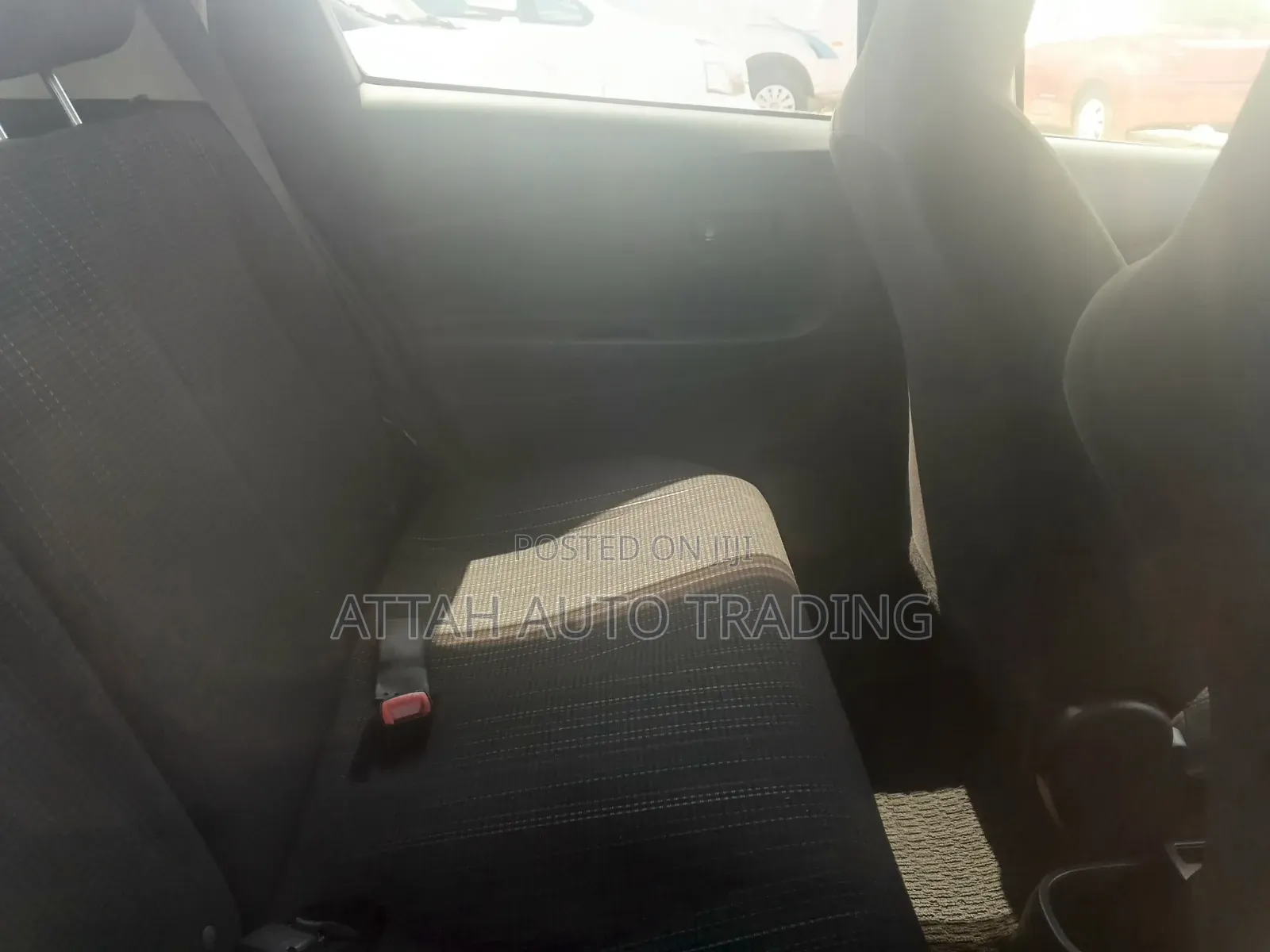 Toyota Vitz 2017 Silver