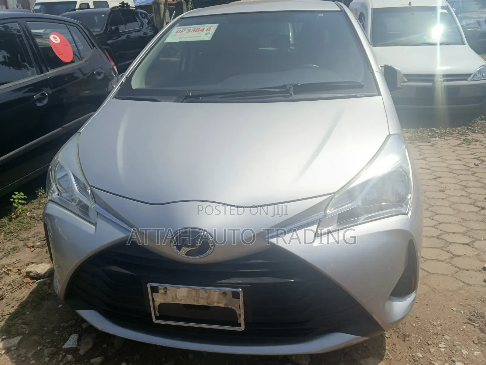 Toyota Vitz 2017 Silver