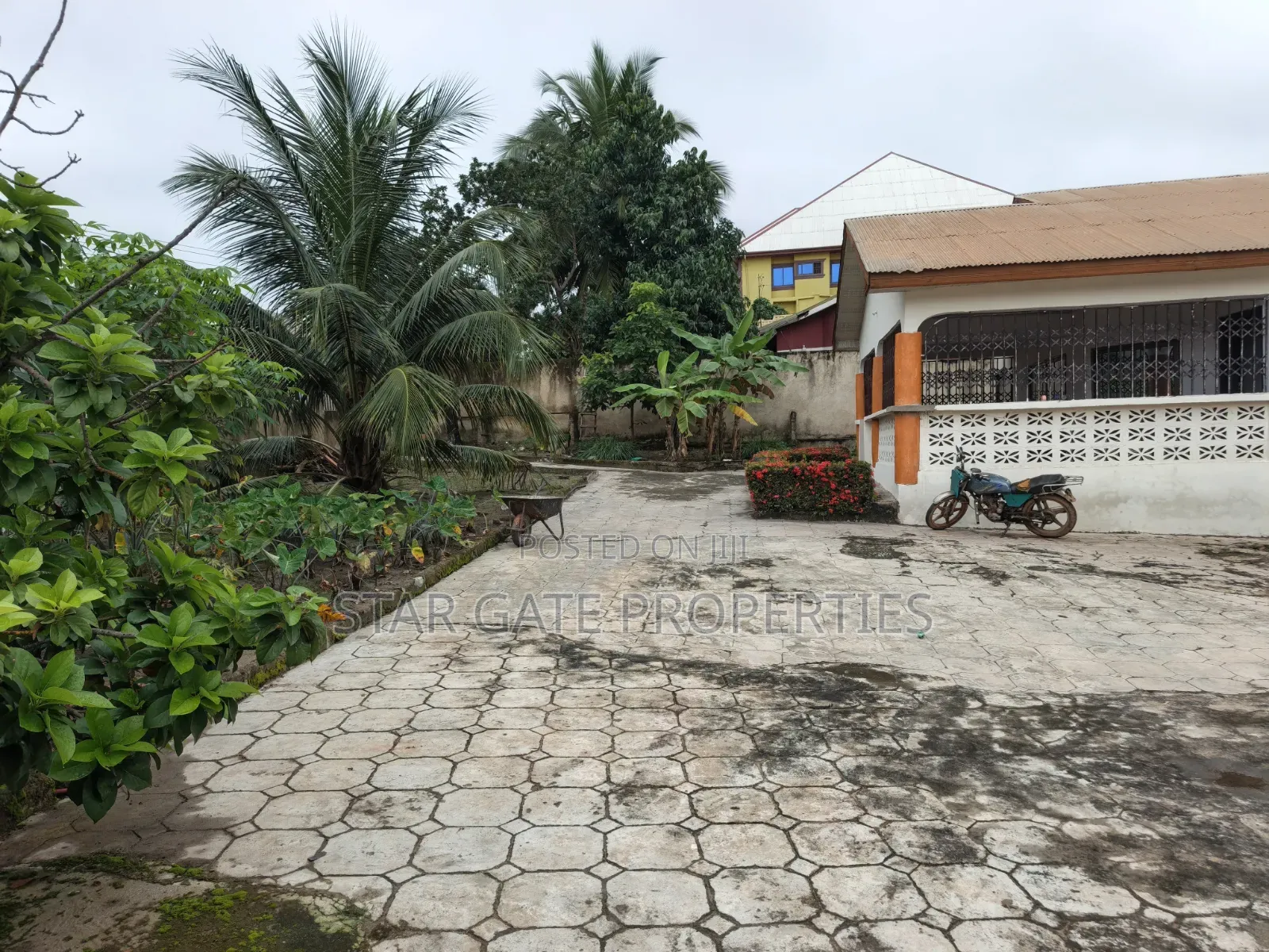 5bdrm House in Kumasi Metropolitan for sale