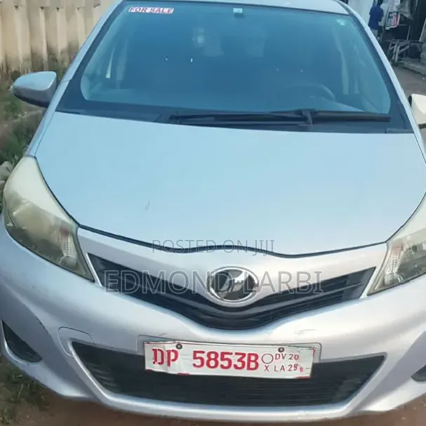 Toyota Vitz 2012 Gray
