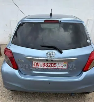 Toyota Vitz 1.3 FWD 5dr 2012 Blue