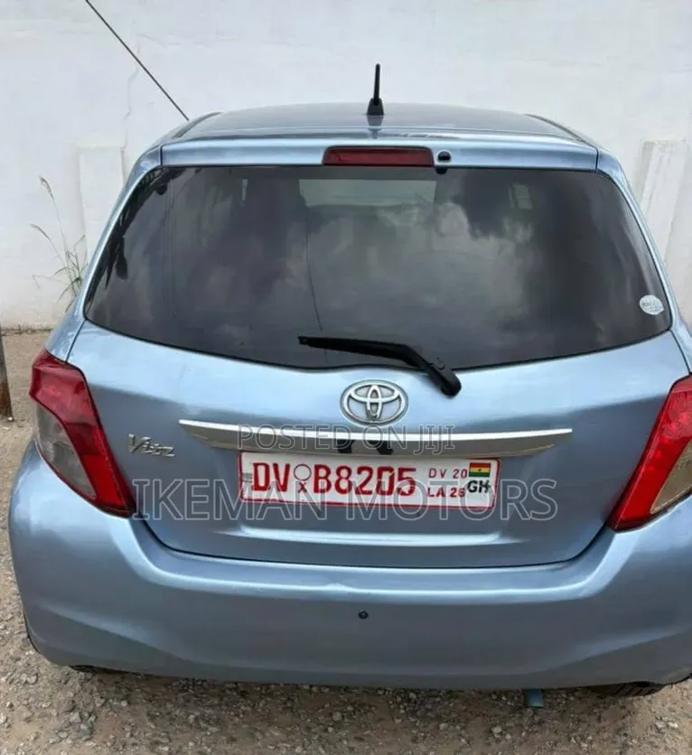 Toyota Vitz 1.3 FWD 5dr 2012 Blue
