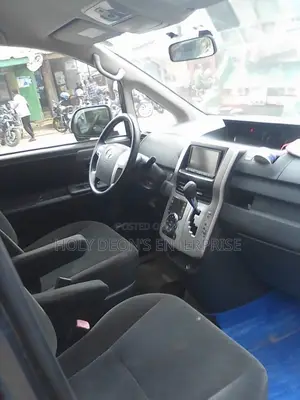 Toyota Vitz 1.3 AWD 5dr 2012 Gray