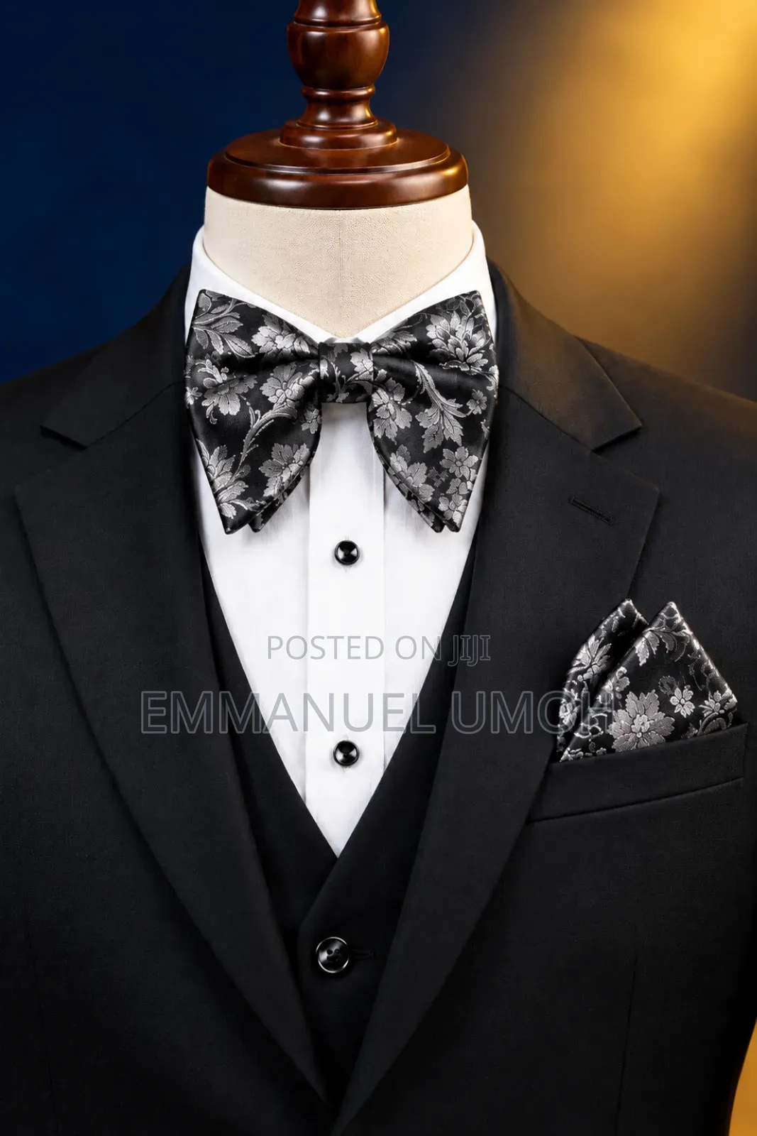 Elegant Silver and Black Bow Tie With Pocket Kerchief