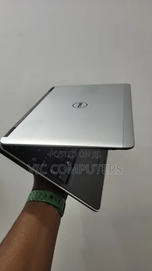 Laptop Dell Latitude E7240 8GB Intel Core i7 SSD 512GB