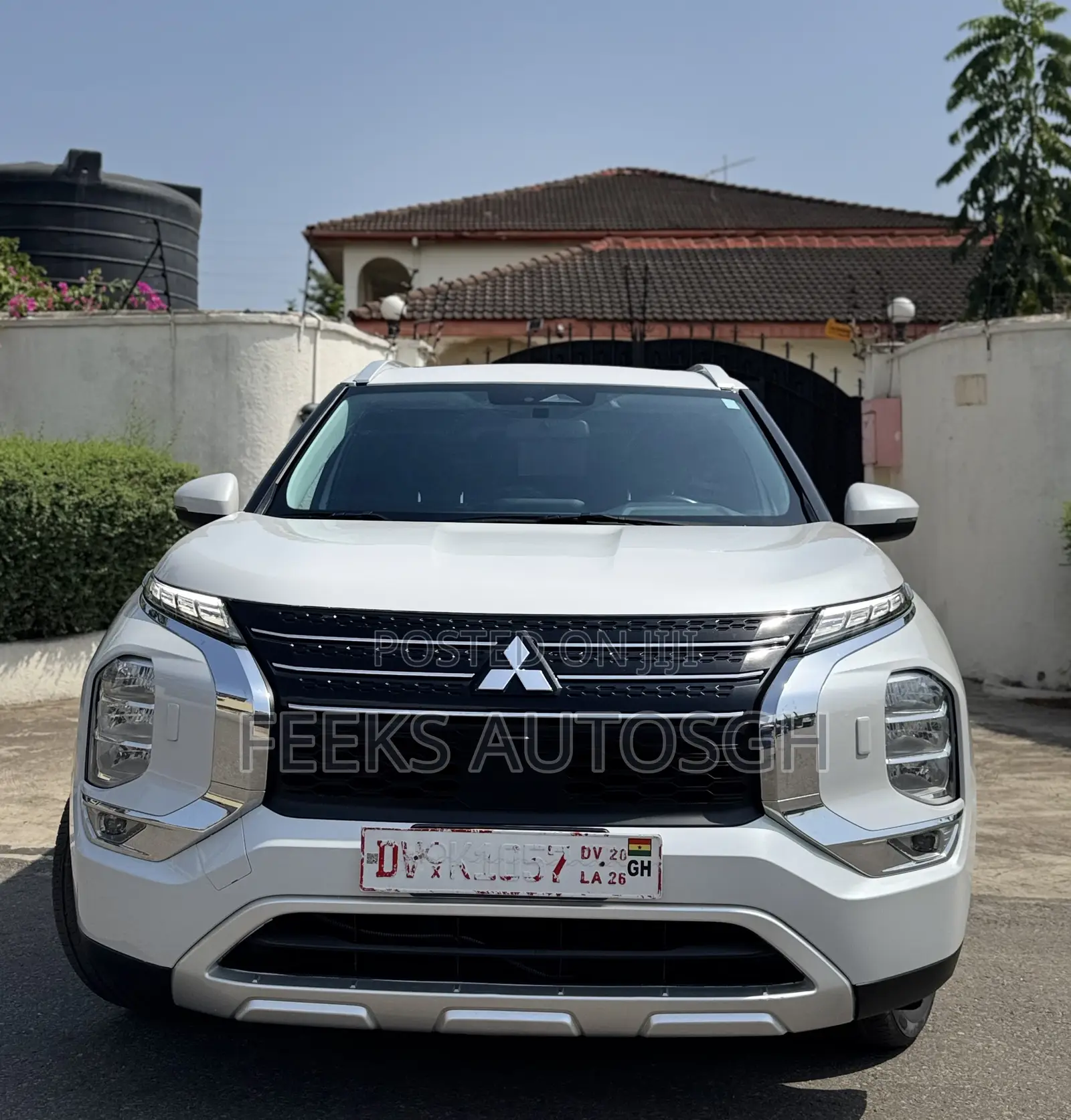 Mitsubishi Outlander 2022 White