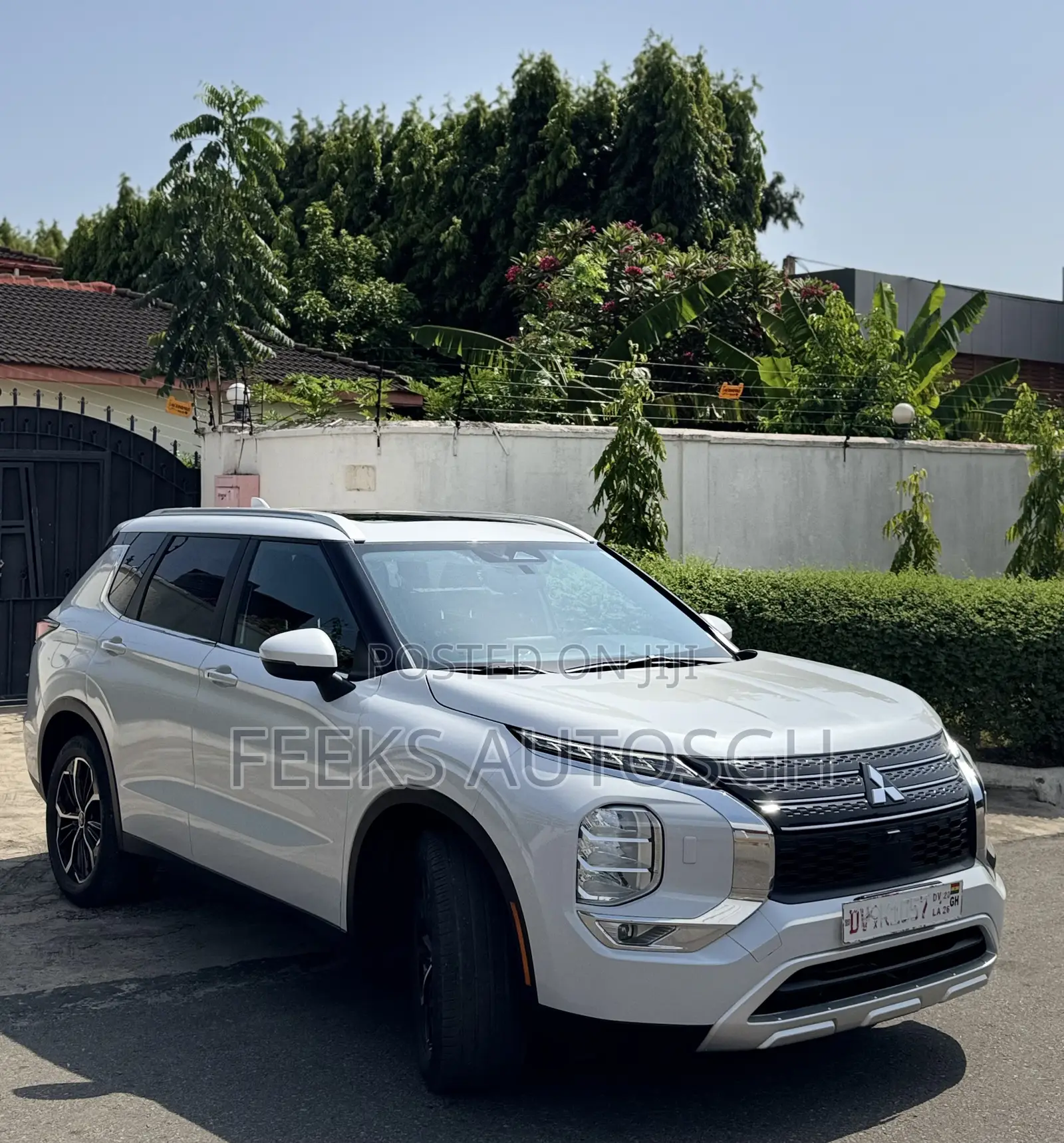 Mitsubishi Outlander 2022 White