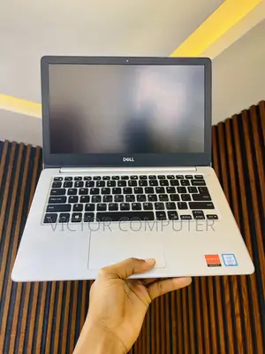 Laptop Dell Inspiron 13 5370 8GB Intel Core i7 SSD 256GB