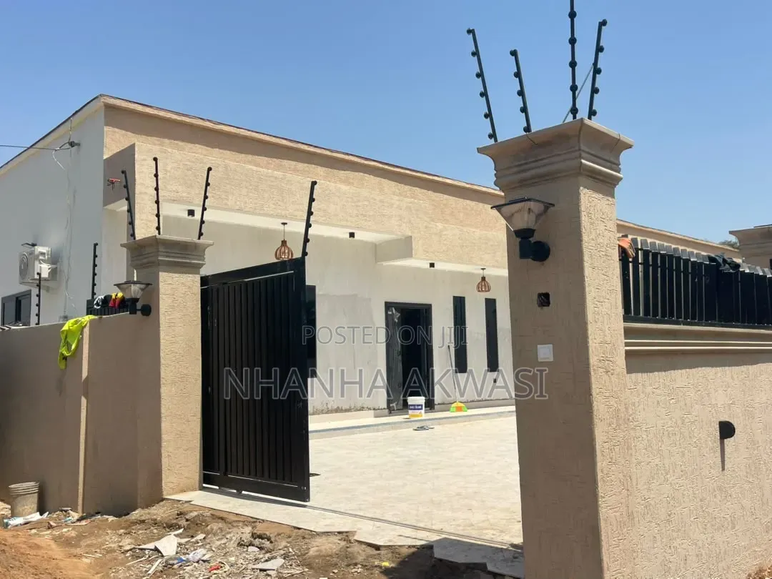 3bdrm House in Spintex Coastal, Accra Metropolitan for sale