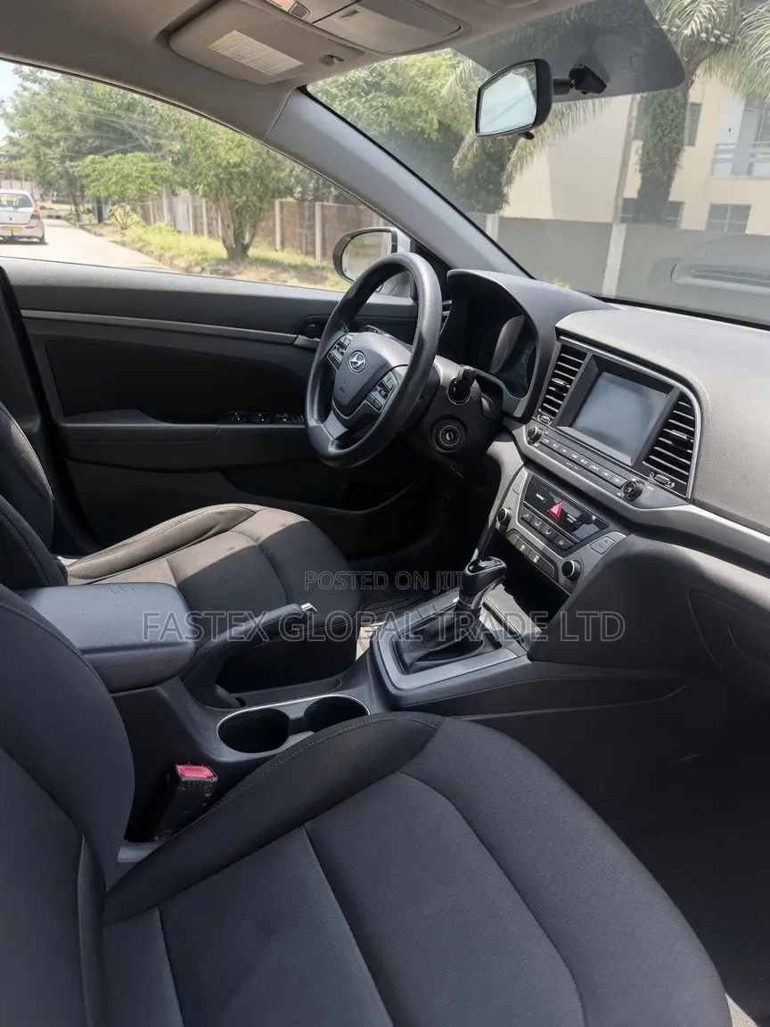 Hyundai Elantra SE 2018 White