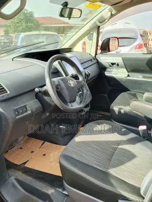 Toyota Voxy 2012 Black