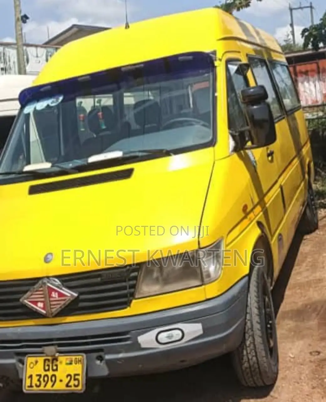 Mercedes-Benz Sprinter 2002 Yellow