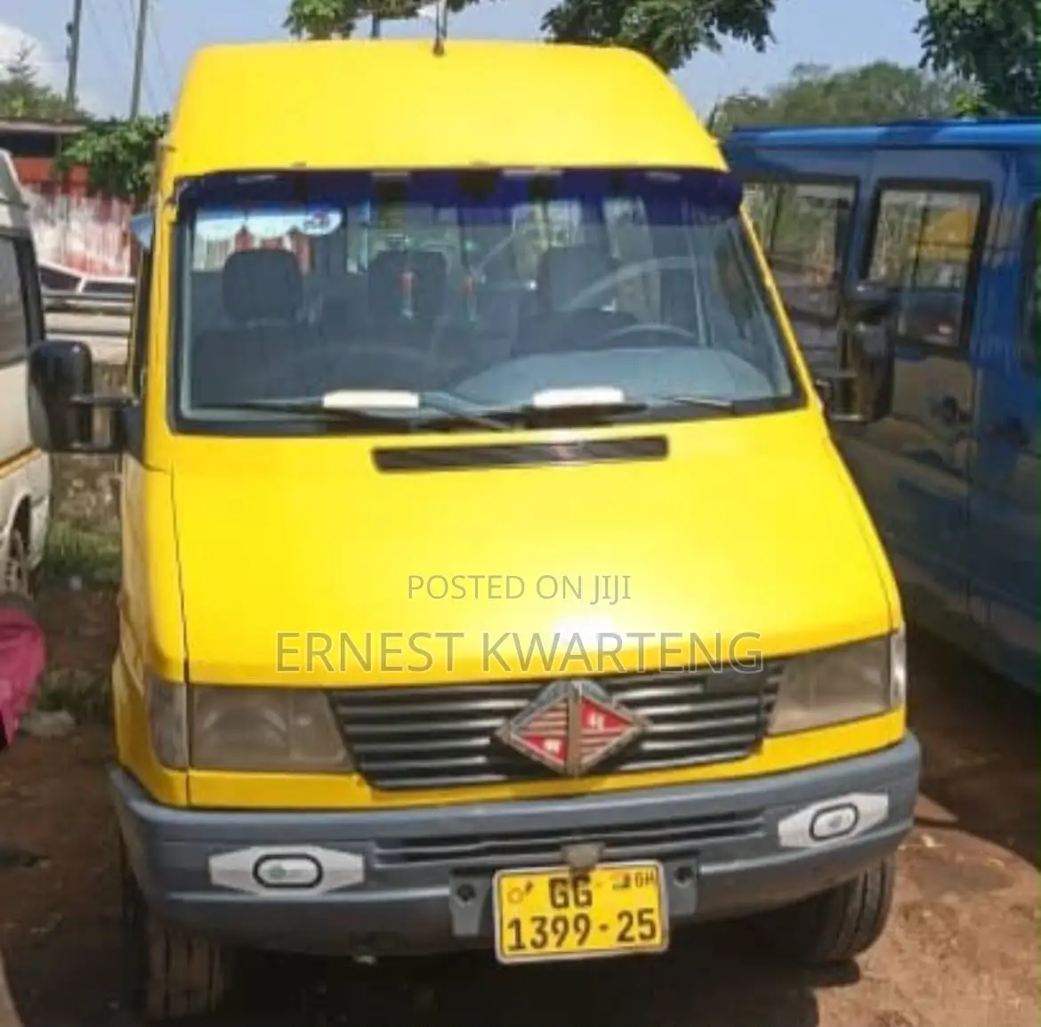 Mercedes-Benz Sprinter 2002 Yellow