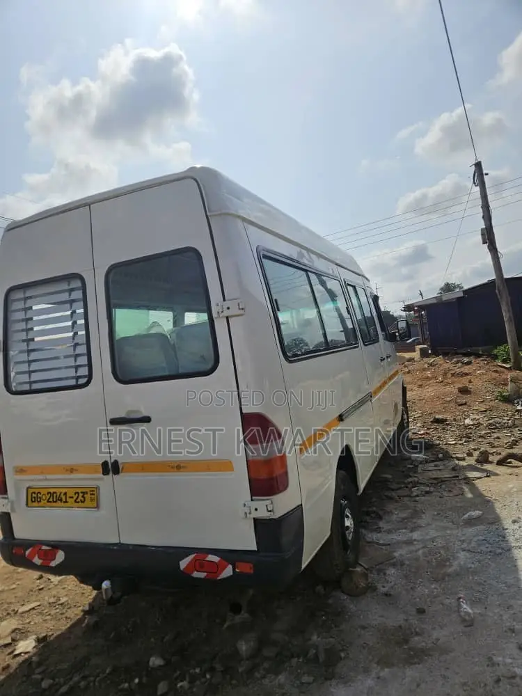 Mercedes-Benz Sprinter 2004 White