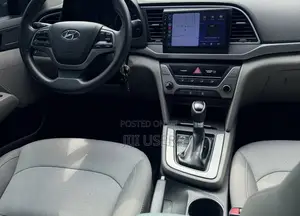 Hyundai Elantra SE Sedan FWD (2.0L 4cyl 6M) 2017 Blue