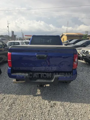 Toyota Tacoma SR Double Cab 4WD 5.0 ft. SB (Automatic) 2025 Blue