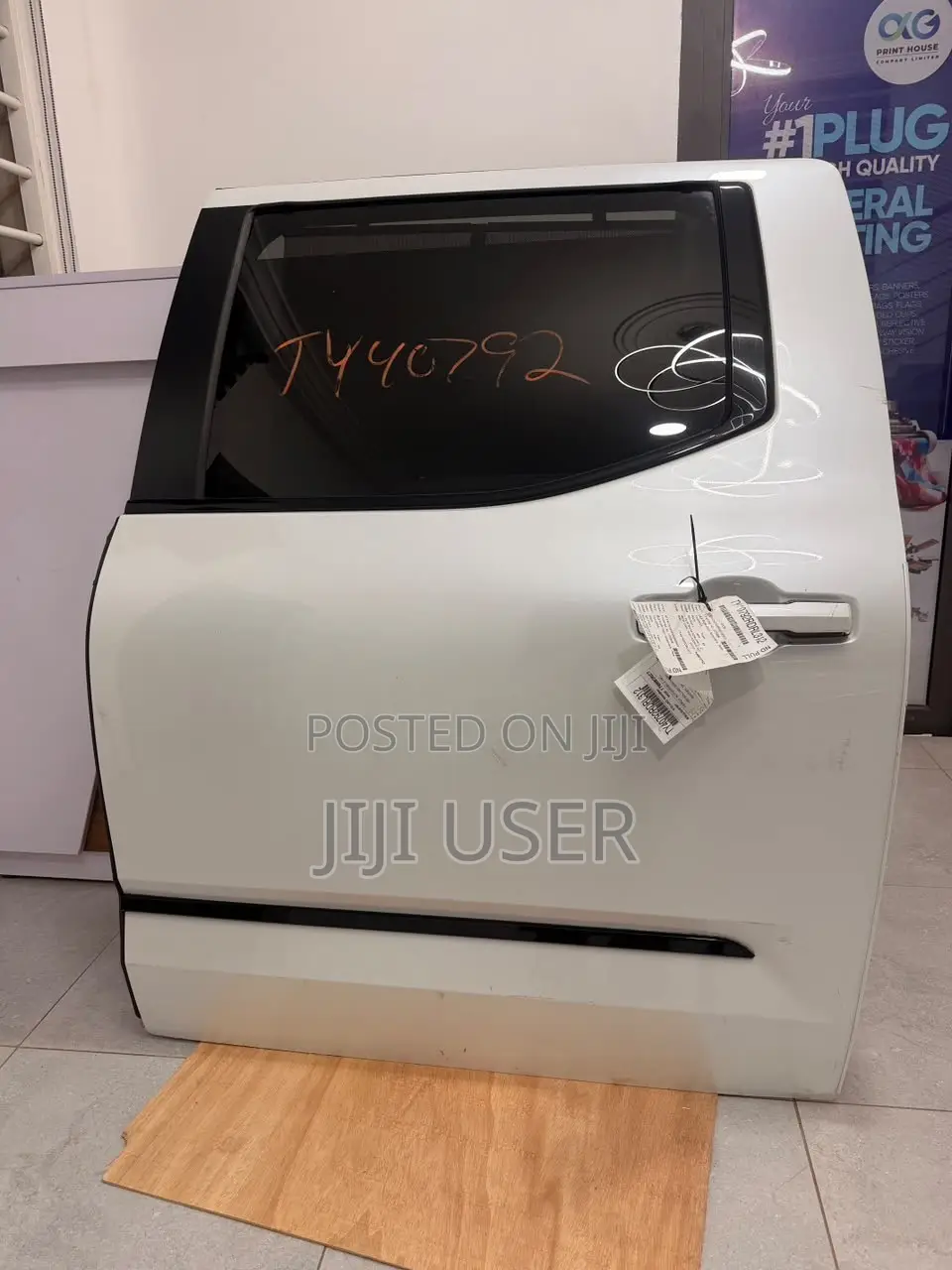 2022 Toyota Tundra Platinum Complete Left Back Door