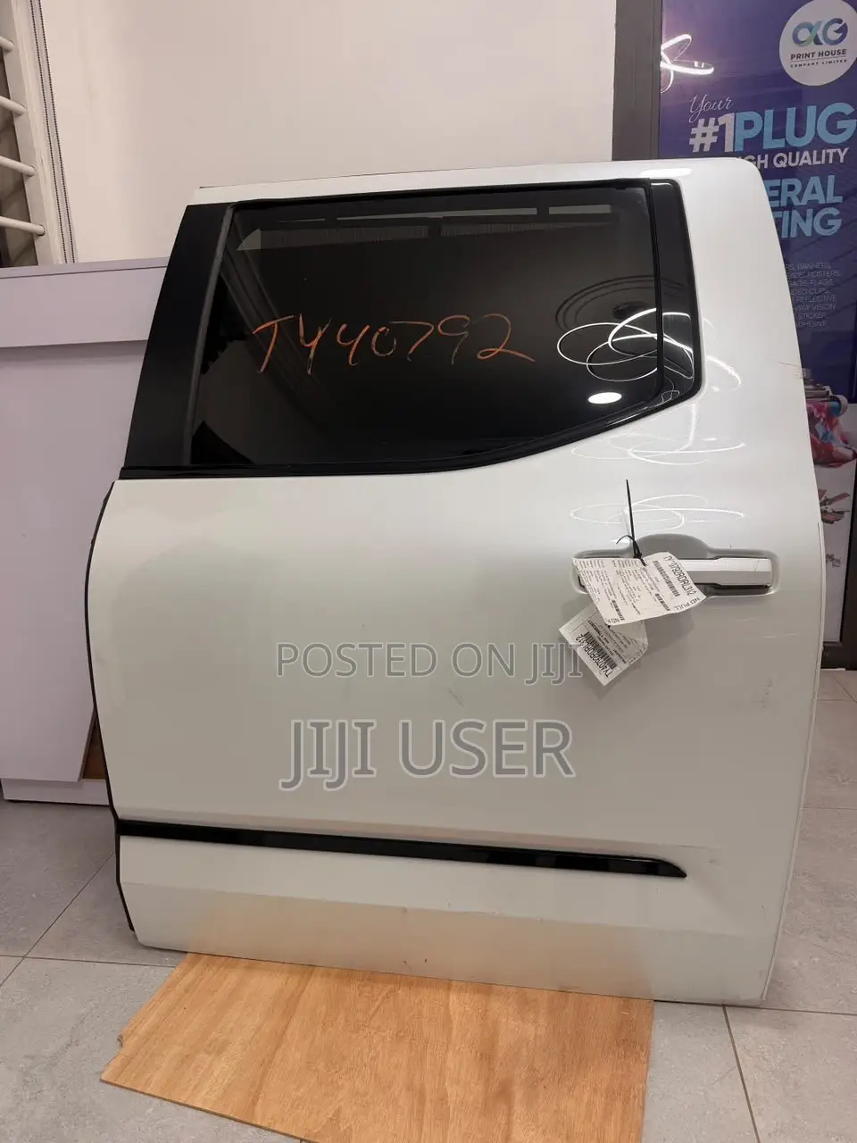 2022 Toyota Tundra Platinum Complete Left Back Door
