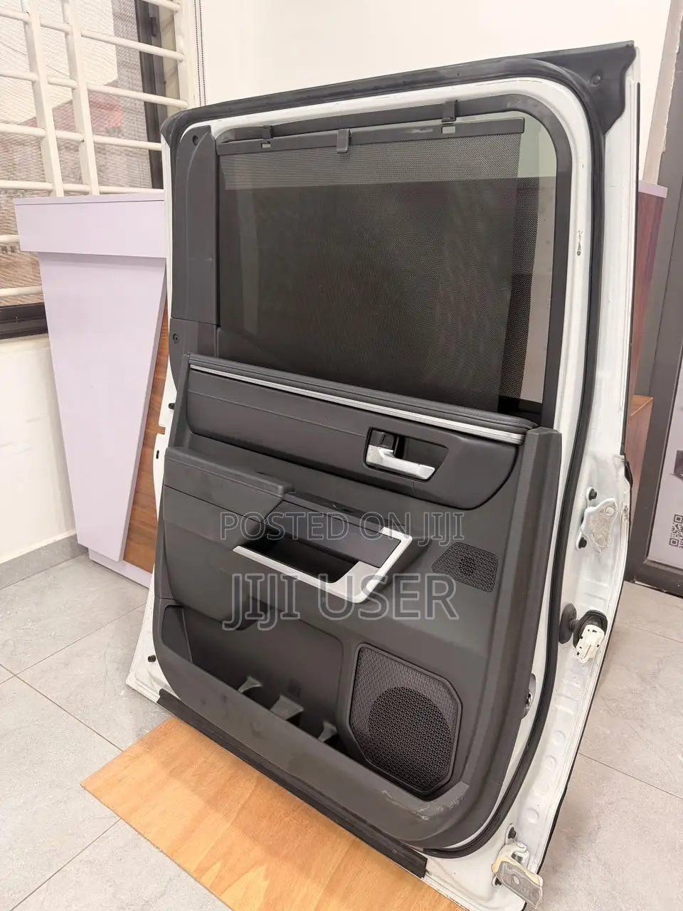 2022 Toyota Tundra Platinum Complete Left Back Door