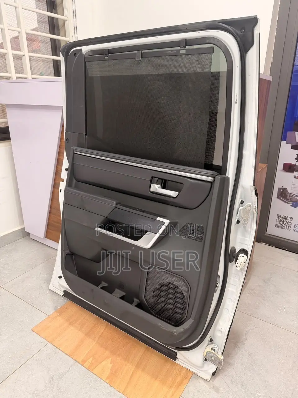 2022 Toyota Tundra Platinum Complete Left Back Door