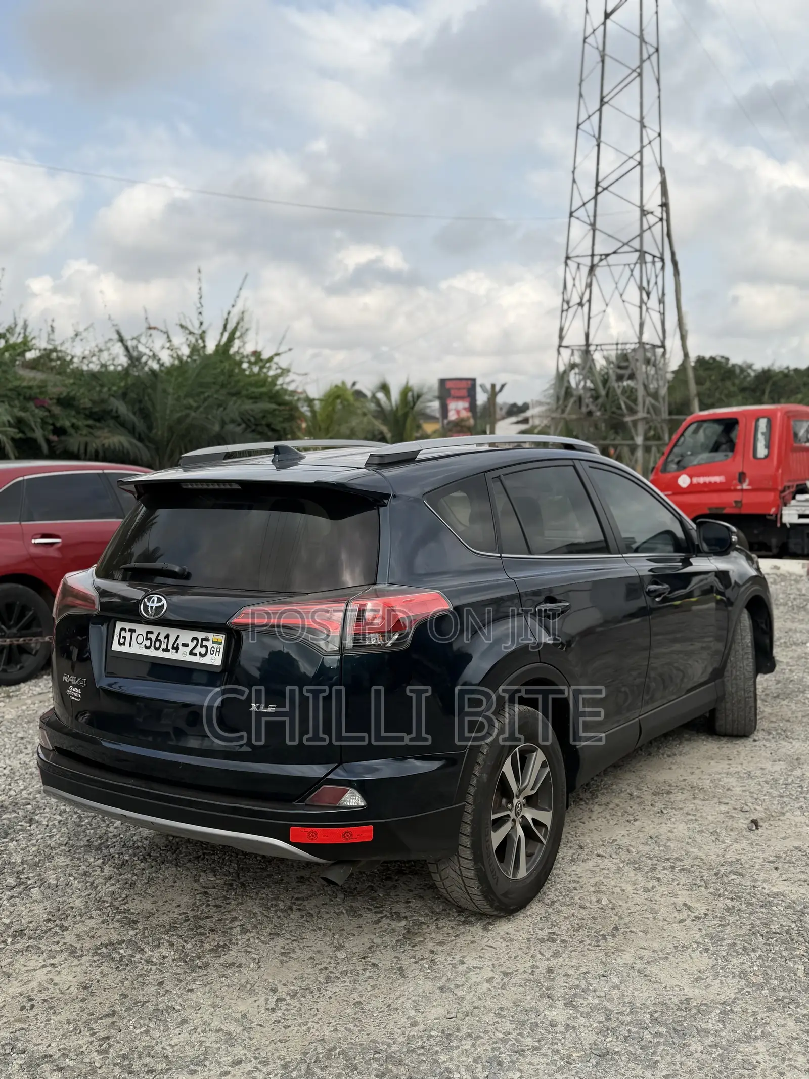 Toyota RAV4 XLE 4dr SUV (2.5L 4cyl 6A) 2018 Gray