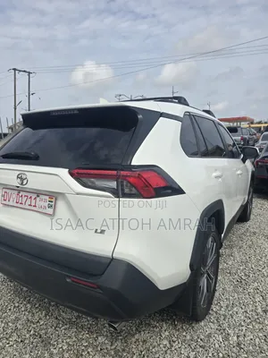 Toyota RAV4 XLE Premium AWD 2020 White