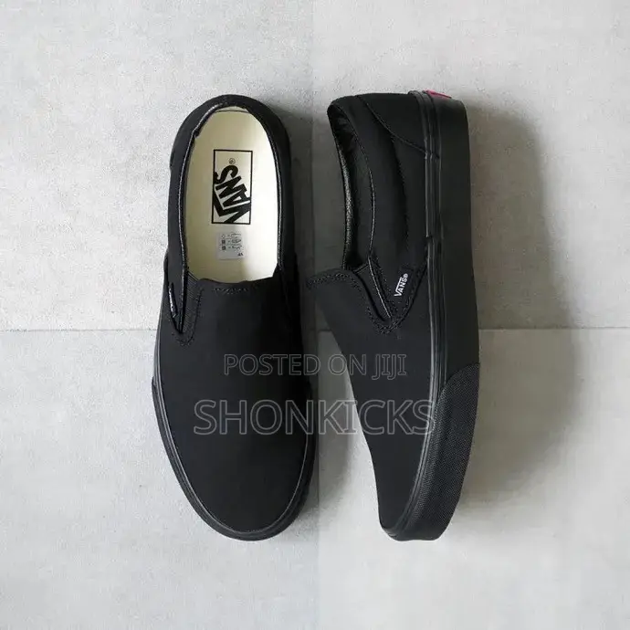 Vans Slip on-Tripple Black