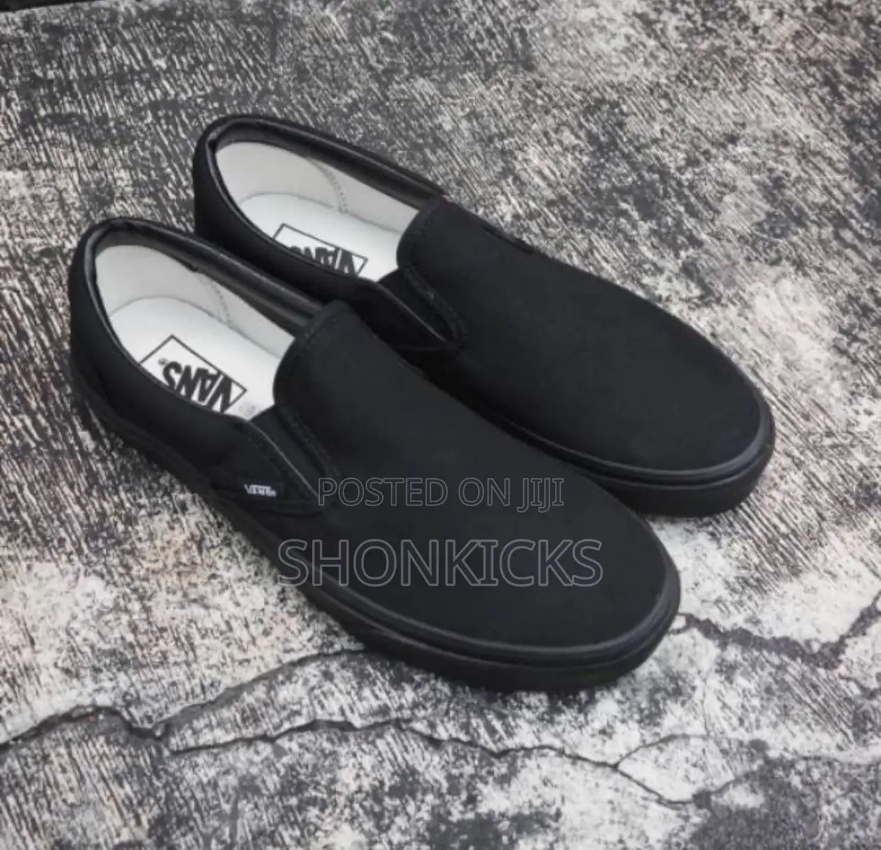 Vans Slip on-Tripple Black