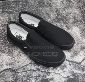 Vans Slip on-Tripple Black