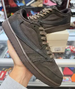 Jordan 1 Low Travis Scott- Brown