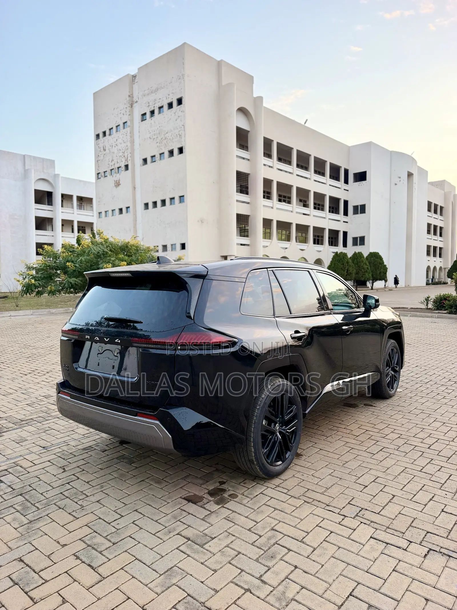 Toyota RAV4 XSE 2026 Black
