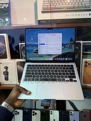 Laptop Apple MacBook Air 2026 M5 16GB Apple M5 SSD 512GB