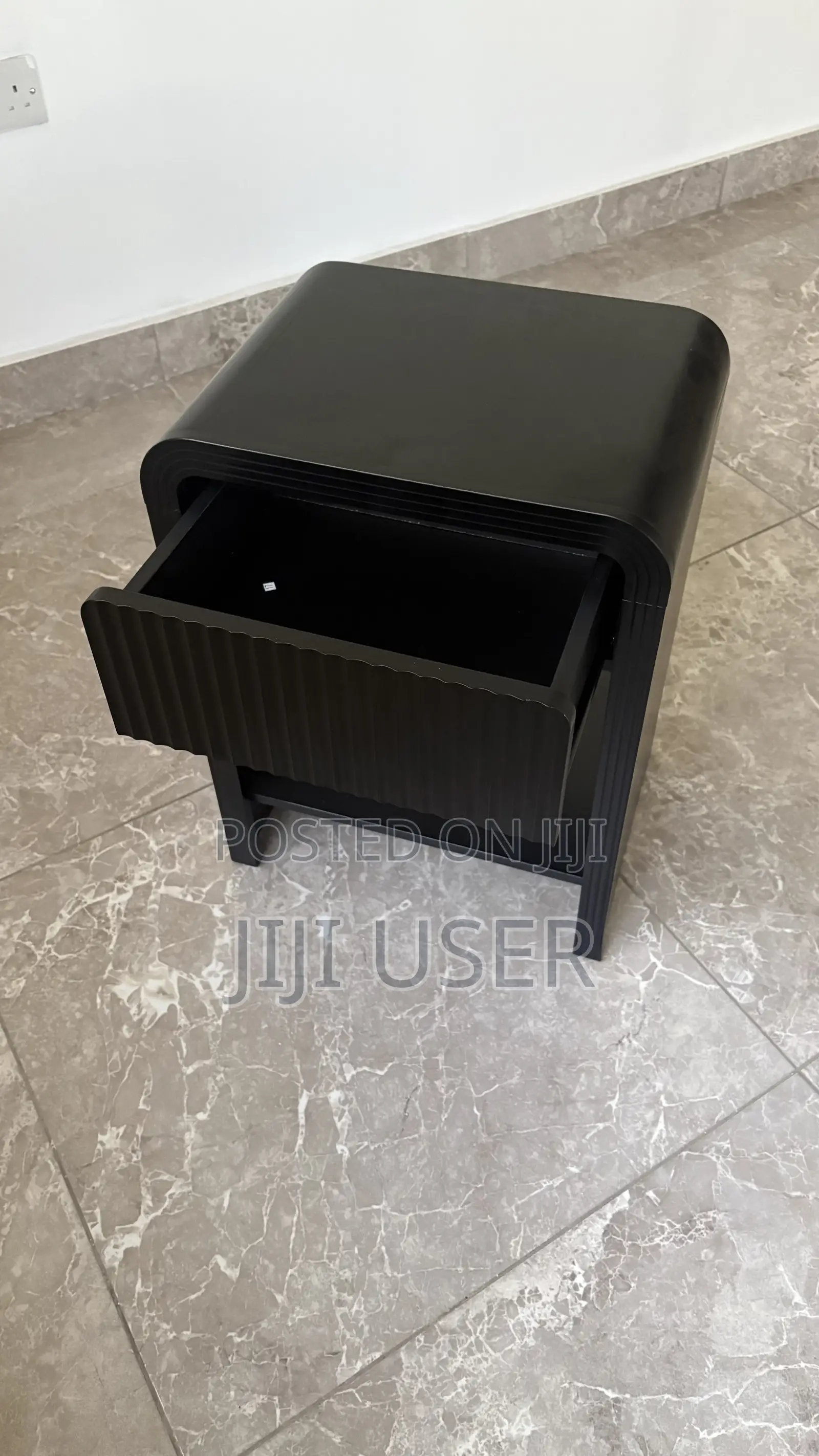 2 Bed Side Tables