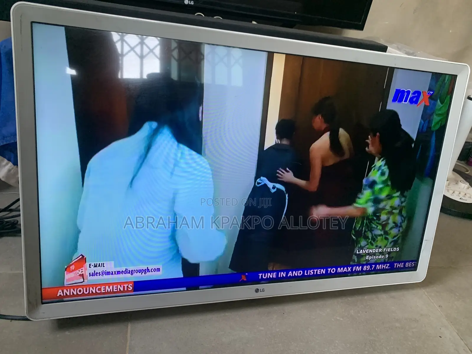 LG Smart TV 32”