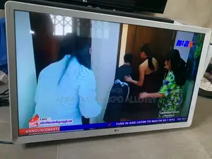 LG Smart TV 32”