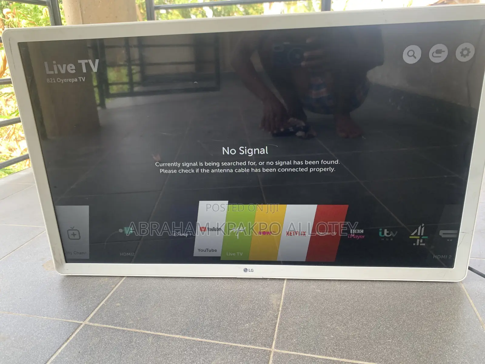 LG Smart TV 32”