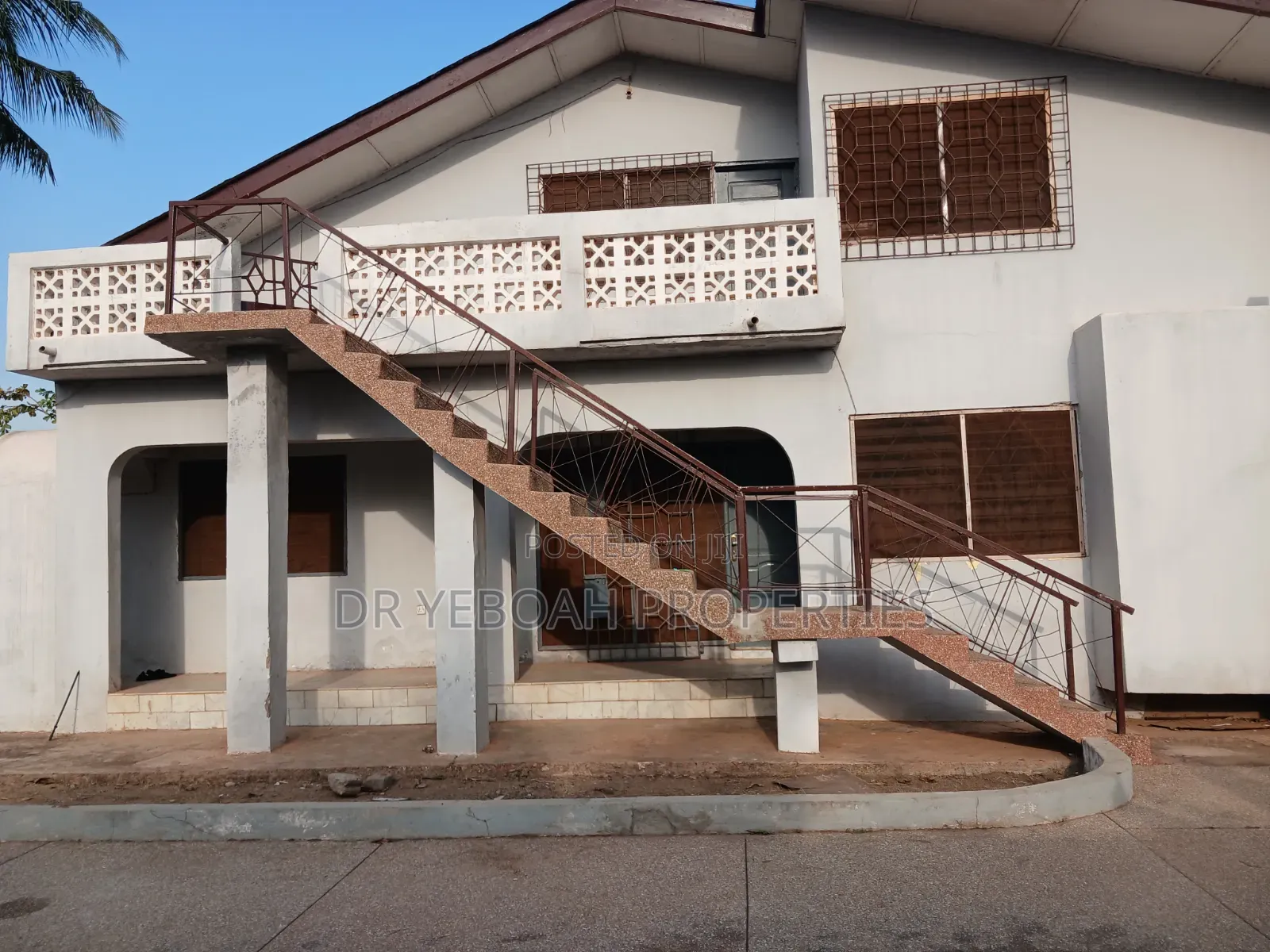 5bdrm Bungalow in Spintex 5 Bedrooms, Baatsona Total for rent