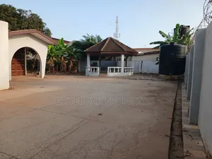 5bdrm Bungalow in Spintex 5 Bedrooms, Baatsona Total for rent