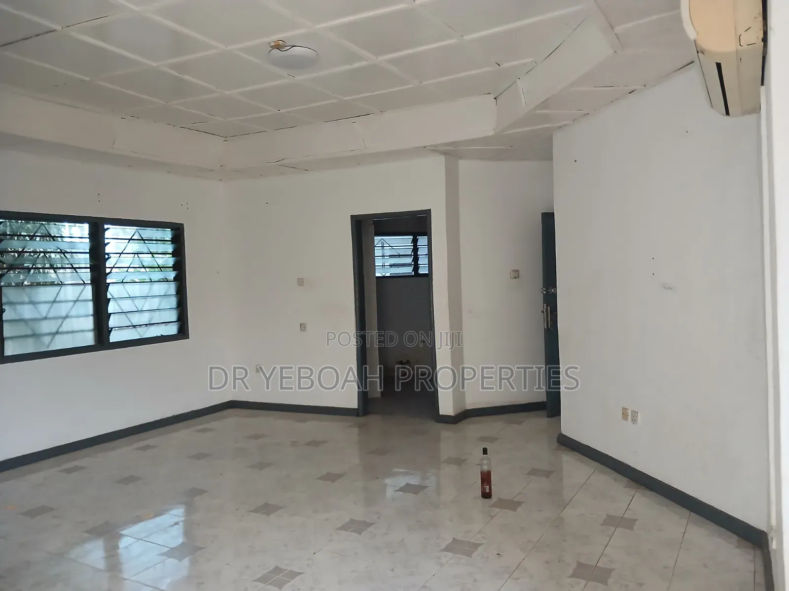 5bdrm Bungalow in Spintex 5 Bedrooms, Baatsona Total for rent