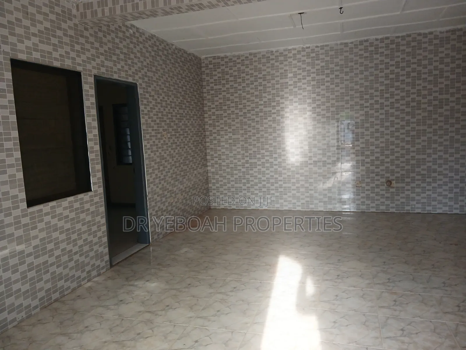 5bdrm Bungalow in Spintex 5 Bedrooms, Baatsona Total for rent