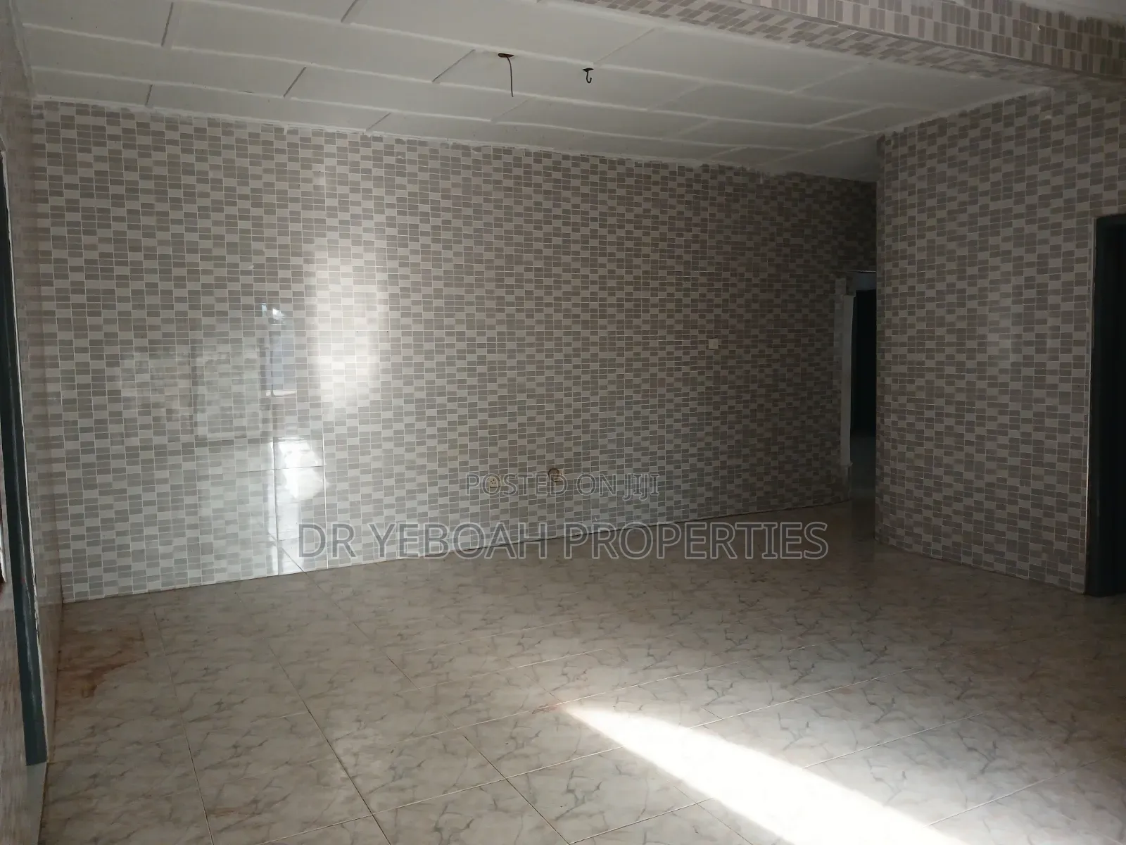 5bdrm Bungalow in Spintex 5 Bedrooms, Baatsona Total for rent
