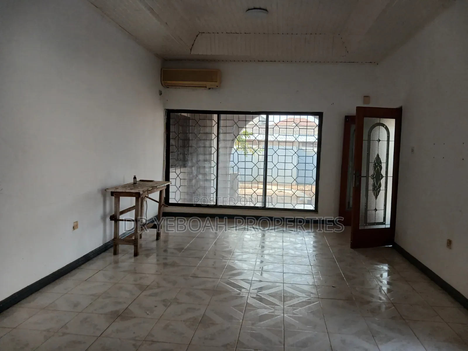 5bdrm Bungalow in Spintex 5 Bedrooms, Baatsona Total for rent