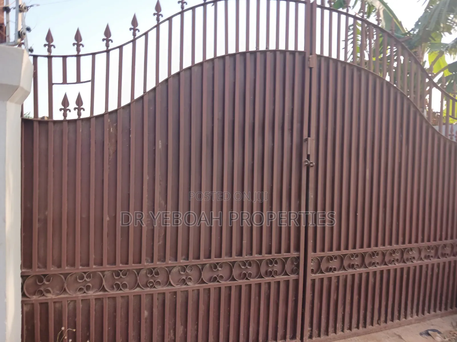 5bdrm Bungalow in Spintex 5 Bedrooms, Baatsona Total for rent
