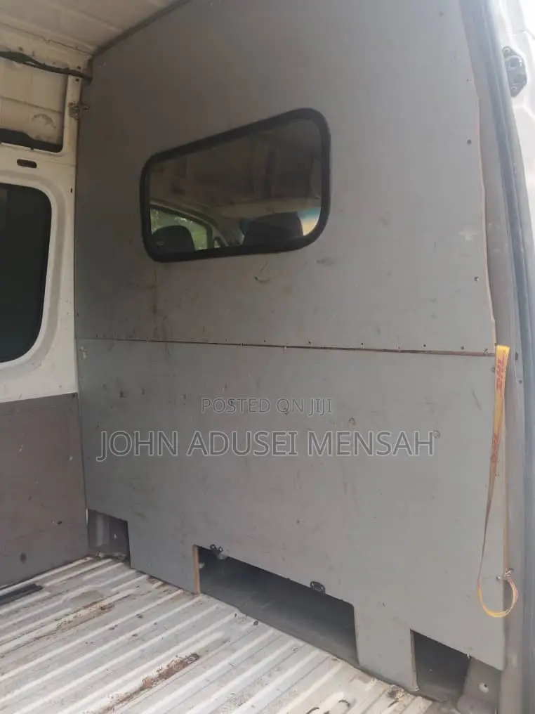 Mercedes-Benz Sprinter 2011 White