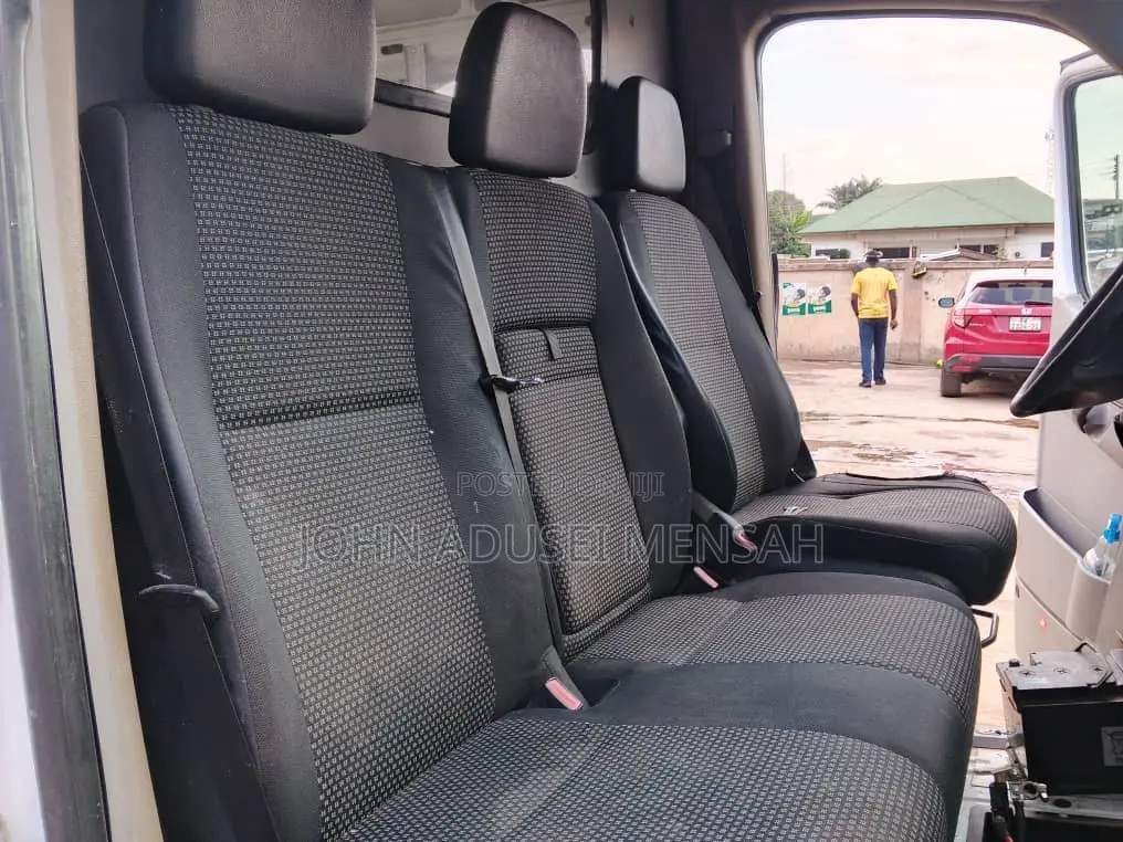 Mercedes-Benz Sprinter 2011 White