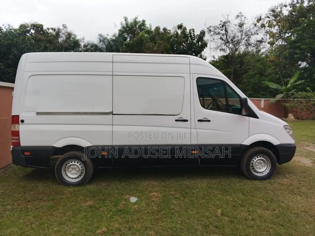 Mercedes-Benz Sprinter 2011 White