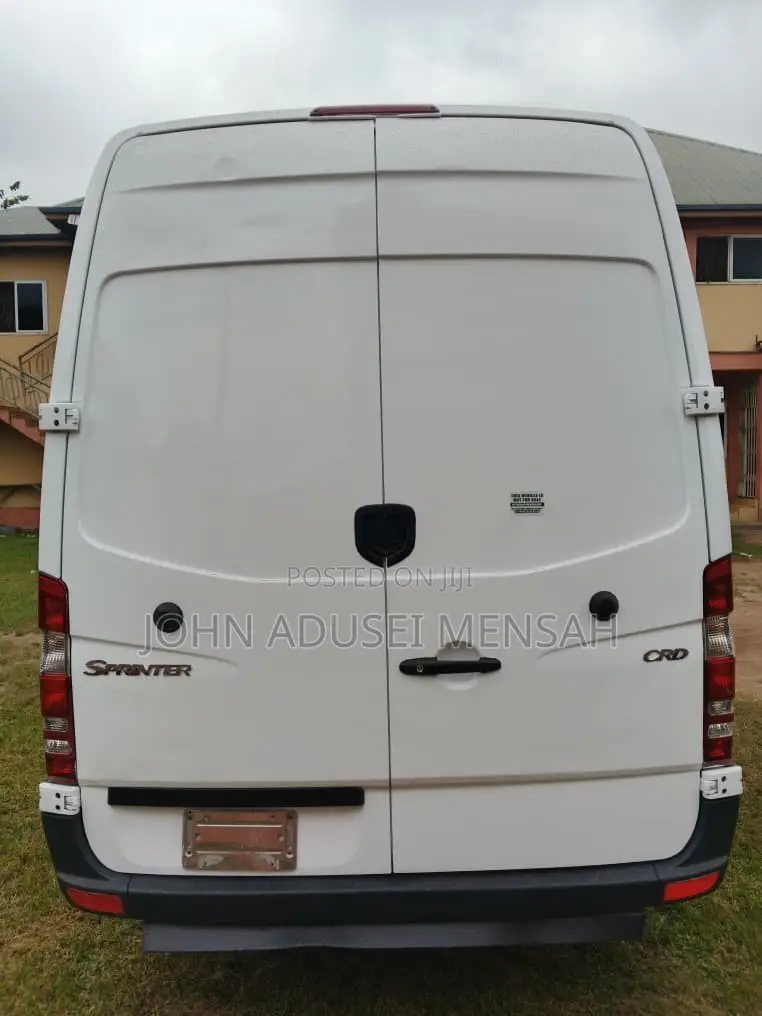 Mercedes-Benz Sprinter 2011 White