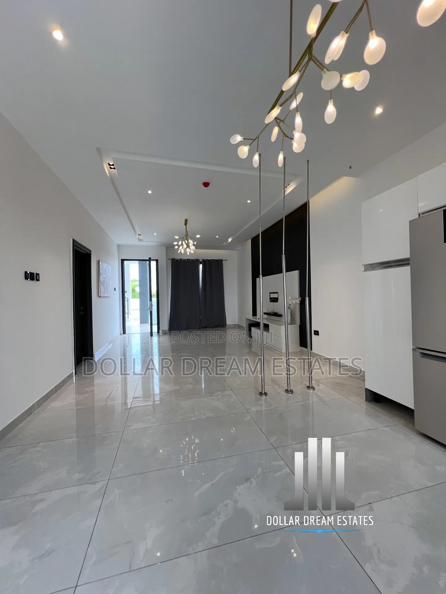 3bdrm Penthouse in Adjiriganor for rent